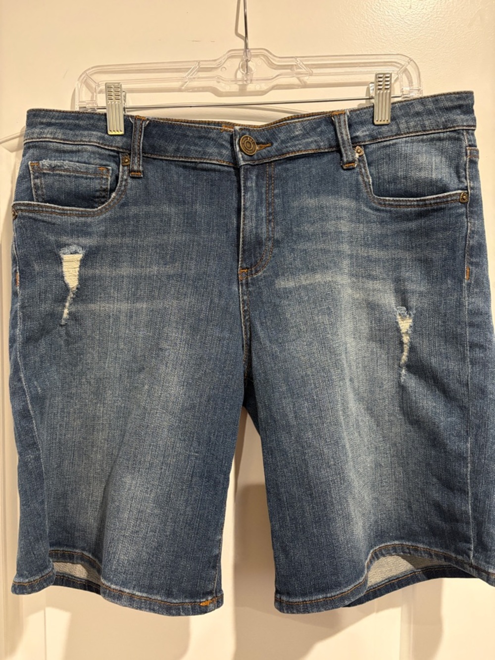 KUT from the Kloth “Katy Boyfriend” Jean Shorts 12